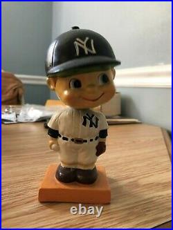 1960-61 New York Yankees Bobble Head Nodder Orange Square Base