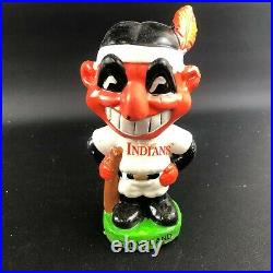 1960s CLEVELAND INDIANS Green Base CHIEF WAHOO Mascot Bobble Head WITH BOX