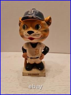 1961-63 Detroit Tigers White Base Bobble Bobbing Head Must See Photos Damaged