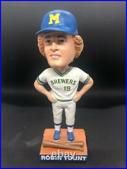2006 Robin Yount (SGA) Signed Rookie Bobblehead Autograph Brewers Auto