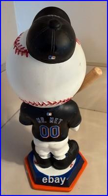 2007 Knuckle Heads Mr Met Bobblehead With Raised Wooden Bat Hard To Find