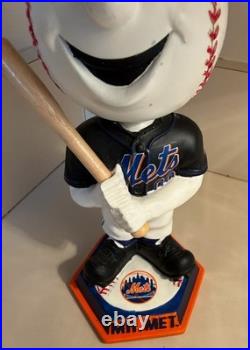 2007 Knuckle Heads Mr Met Bobblehead With Raised Wooden Bat Hard To Find