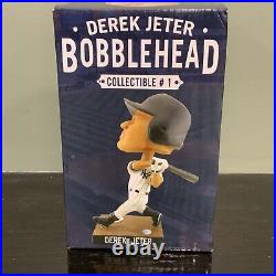 2013 Derek Jeter New York Yankees SGA Bobblehead Bobble First In Series With Box