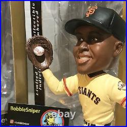 BARRY BONDS San Francisco Giants Fielding/Hitting Ticket Base Bobble Head