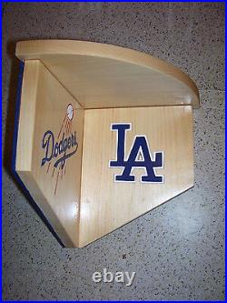 Bobble heads Dodgers combo shelf pack 1 wall 2 corner shelves