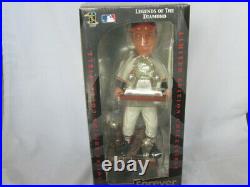 Brooks Robbinson Bobblehead Golden Glove Award Orioles Legends of the Diamond