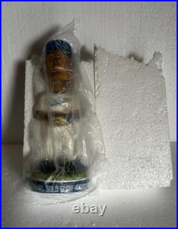 Cesar Izturis Gold Glove Variant Bobblehead La Dodgers 2005