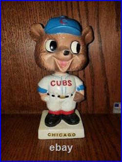 Chicago Cubs Square White Base Nodder/Bobblehead/Bobbing Head