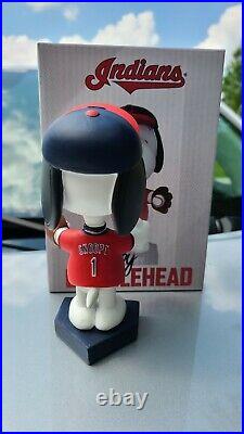 Cleveland Indians Snoopy Peanuts Bobblehead SPECIAL PROMO Amazing item