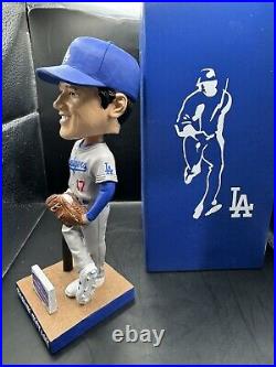 Custom Painted Shohei Ohtani Bobblehead-LA Dodgers (#17 Away grey jersey)