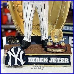 DEREK JETER New York Yankees 5x Rawlings Gold Glove Award Winner MLB Bobblehead