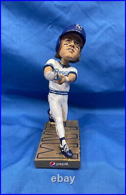 George Brett Kansas City Royals 1980 Bobble Head & George Brett Autographed Ball