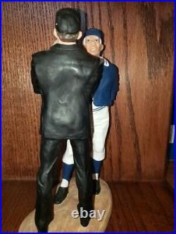 Hartland Statue, Leo Durocher, The Confrontation