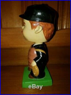 Home Plate Umpire Green Base w Broom Vintage Bobble Head/Bobbing Head/Nodder'62