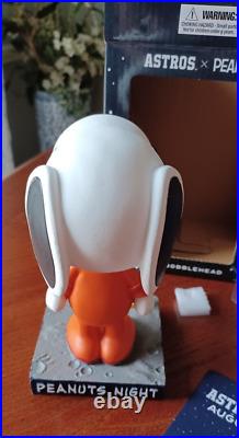 Houston Astros Peanuts Night Artemis Snoopy bobblehead signed by Lucy 8/23/22
