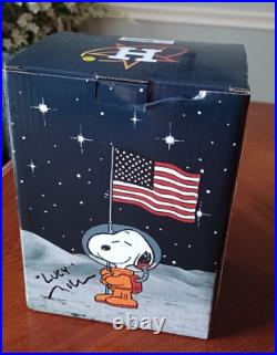 Houston Astros Peanuts Night Artemis Snoopy bobblehead signed by Lucy 8/23/22