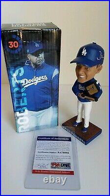 LA Dodgers Dave Roberts Signed Bobblehead withCOA + World Series Rally Towel