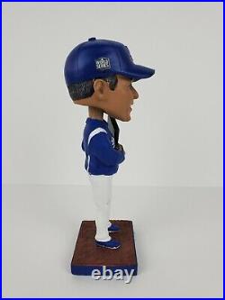 LA Dodgers Dave Roberts Signed Bobblehead withCOA + World Series Rally Towel
