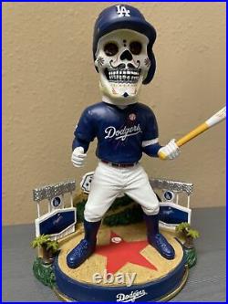 Los Angeles Dodgers Hollywood Hills Dia de los Muertos Bobblehead FOCO #106/2020