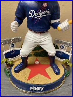 Los Angeles Dodgers Hollywood Hills Dia de los Muertos Bobblehead FOCO #106/2020