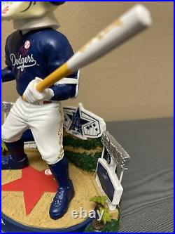 Los Angeles Dodgers Hollywood Hills Dia de los Muertos Bobblehead FOCO #106/2020