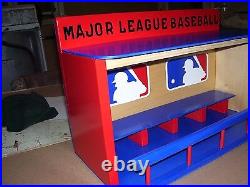 MAJOR LEAGUE BASEBALL Bobble heads display case shipped dis-assembled