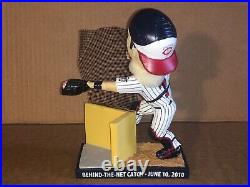 Minnesota Twins Joe Mauer Behind-The-Net Catch Bobblehead SGA