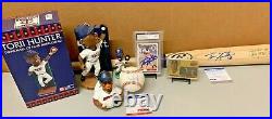 Minnesota Twins Torii Hunter Signed Lot Baseball Rookie Card Bobblehead Game Bat