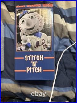 Mr. Met Stitch'N' Pitch Bobble Head