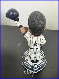 NY Yankees Derek Jeter Farewell Cap Waving Forever Collectibles Bobble Head 8
