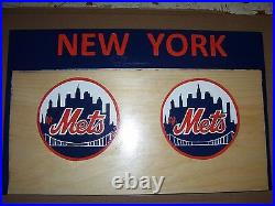 New York Mets display case for bobbleheads Dugout style Read add & see pics