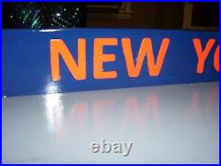 New York Mets display case for bobbleheads Dugout style Read add & see pics