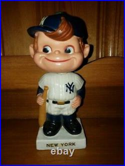 New York Yankee White Base Nodder/Bobbin Head/Bobbing Head Made in 1961 Ex to Mt