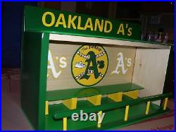 Oakland A's Bobble heads display case 72 logo & Felt floor ship dis-assembled