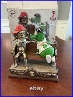 PHILLIE PHANATIC & BEN FRANKLIN Philadelphia Phillies Park Bench Dual Bobblehead