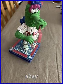 PHILLIE PHANATIC Phillies Mascot Bobblehead 2006 Philadelphia Phillies