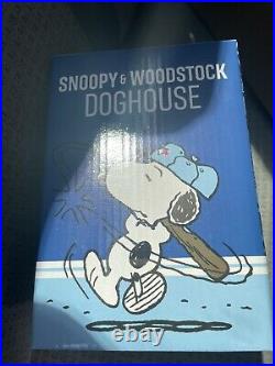 Peanuts Snoopy Woodstock Doghouse Toronto Blue Jays Figurine Bobblehead IN HAND