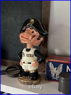 Pittsburgh Pirates Baseball vintage old gold base bobble head nodder doll Japan