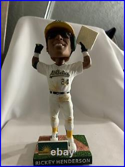 RICKEY HENDERSON SGA BOBBLEHEAD STOLEN BASE LEADER BNIB As YANKEES PADRES