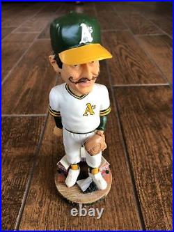 ROLLIE FINGERS Oakland A's 2002 FOREVER LEGENDS OF THE PARK 9 BOBBLEHEAD # 31