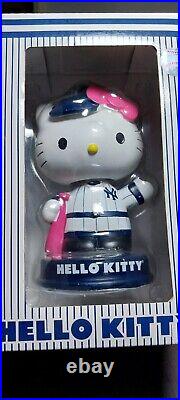SANRIO HELLO KITTY New York Yankees Bobblehead 2014 NEW IN BOX