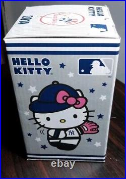 SANRIO HELLO KITTY New York Yankees Bobblehead 2014 NEW IN BOX