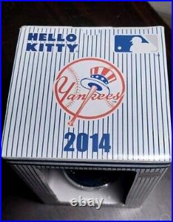 SANRIO HELLO KITTY New York Yankees Bobblehead 2014 NEW IN BOX