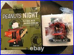 SF Giants Special Event Peanuts Flying Ace Bobblehead + XL Lamont Wade T-Shirt