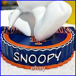 SNOOPY New York Mets 2023 Peanuts Bighead Exclusive MLB Baseball Bobblehead