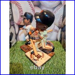 SUPER RARE Willie Mays & Barry Bonds Bobblehead MAKE AN OFFER? 304/504