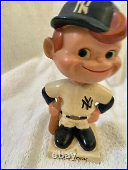 VINTAGE 1960s MLB NEW YORK YANKEES BASEBALL BOBBLEHEAD NODDER BOBBLE HEAD