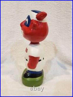 VINTAGE 1990's Cleveland Indians Wahoo Round Green Base Ceramic Bobblehead Doll