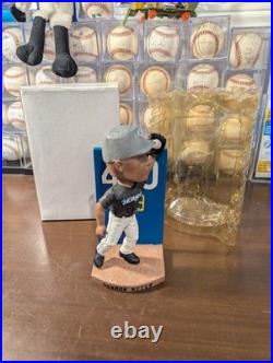 Vernon Wells Wall Catch Bobblehead, Ultra Rare, Toronto Blue Jays Original Box