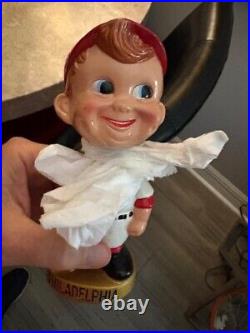 Vintage 1967 Phillies Bobblehead/Nodder withGold Base Japan